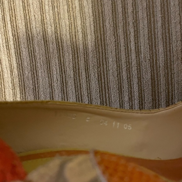 Cindy Says Couture yellow patch flower pattern heels size 8 - Picture 6 of 6